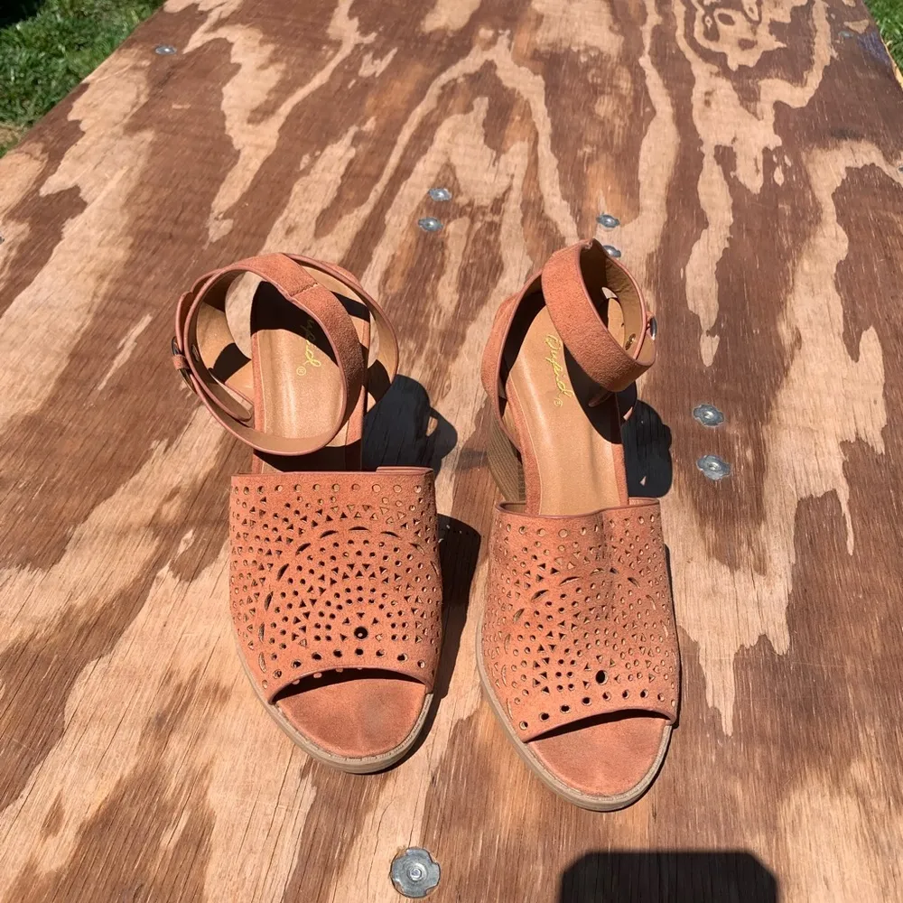 Qupid CUTOUT HEELED‎ SANDALS (HAZEL SUEDE) size 7 spring summer boho ankle fall - Image 4