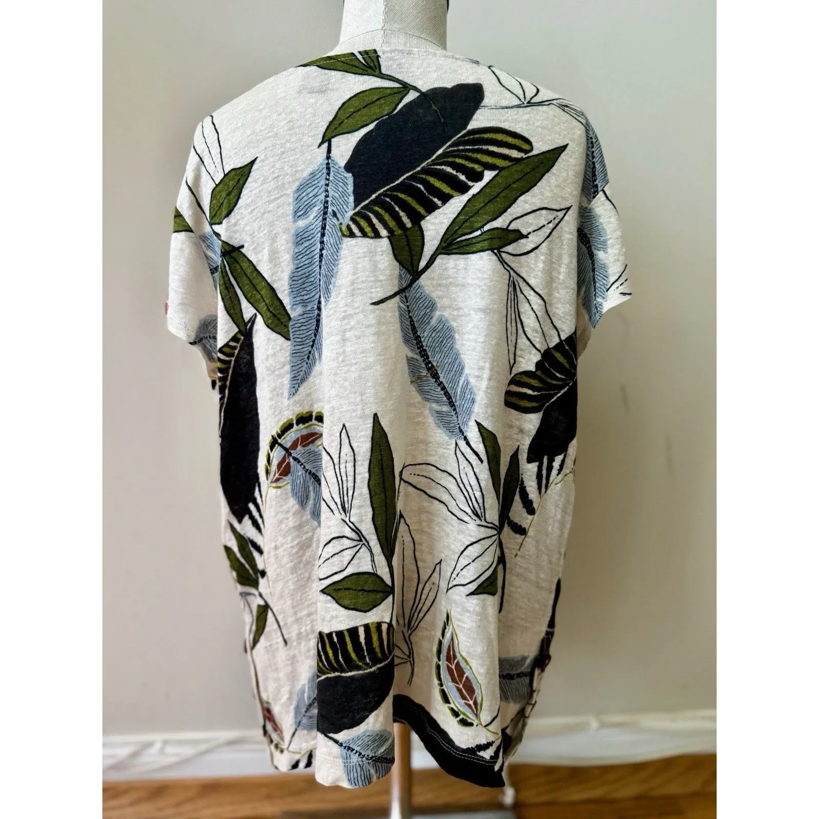 Tahari Women's 100% Linen Short Sleeve Blouse Top Tropical Leaf Print Cream Sz L - Image 2