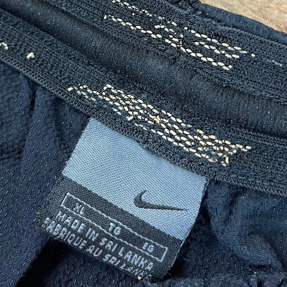 VINTAGE Nike 80's Size XL Running Basketball Gym Shorts Retro Swoosh Logo - Image 5