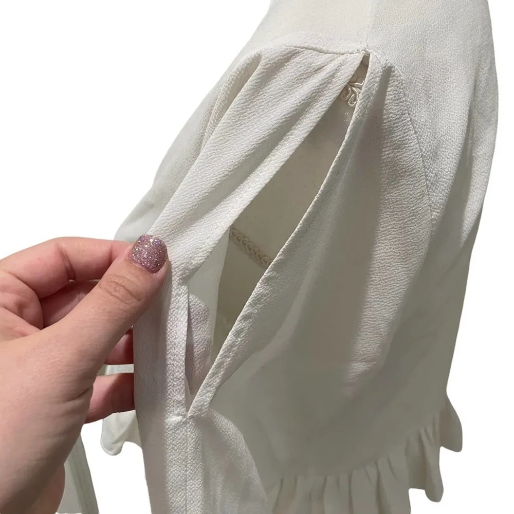 LF  Seek The Label Belle Sleeve Crop Top White Size Medium - Image 3