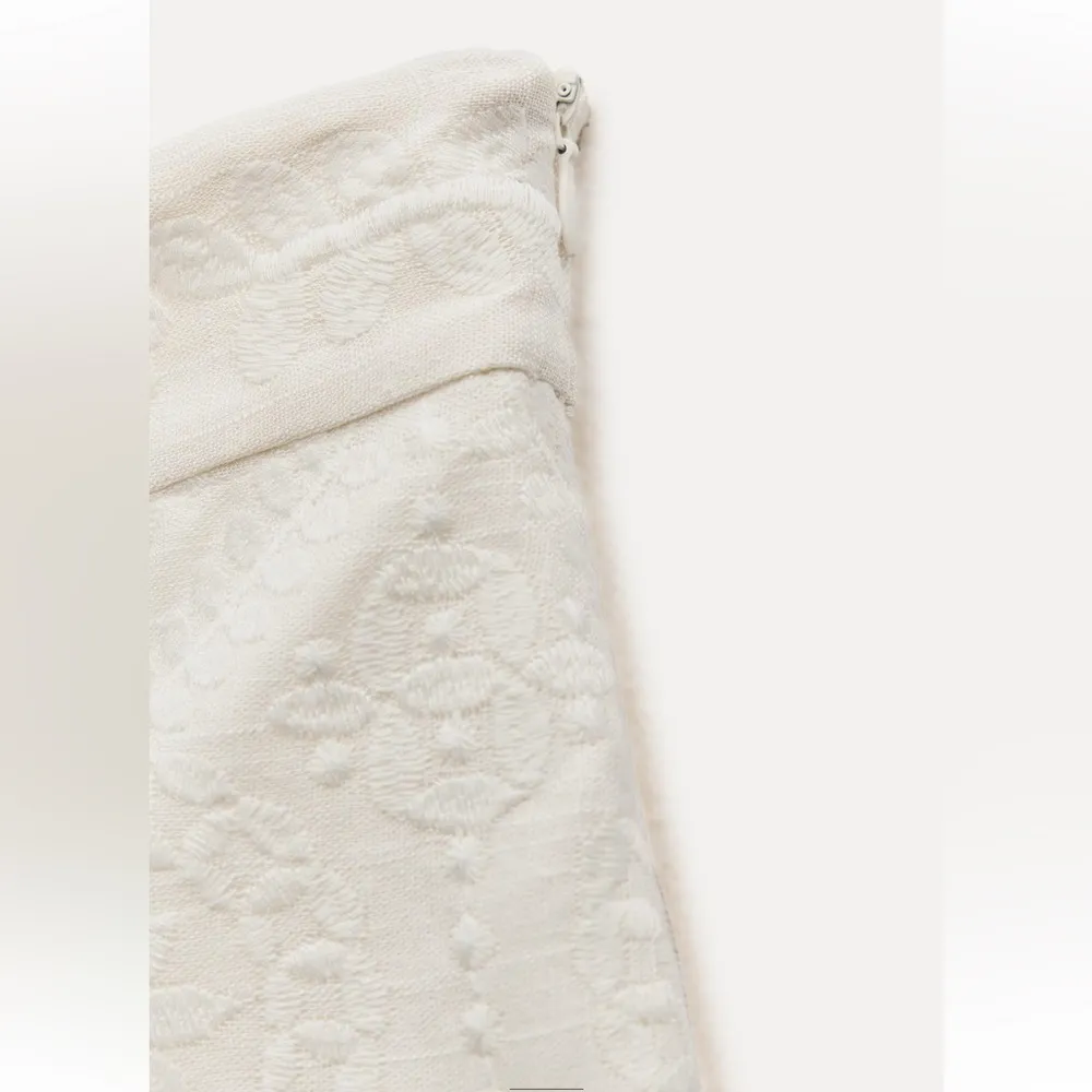 NWT ZARA EMBROIDERED LINEN SHORTS - Image 6