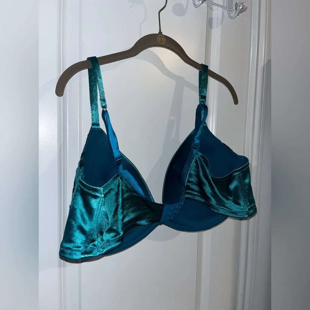 Fashion Bug Full Coverage Lined Underwire Embroidery Teal Satin Lace 44DD Bra - Image 4