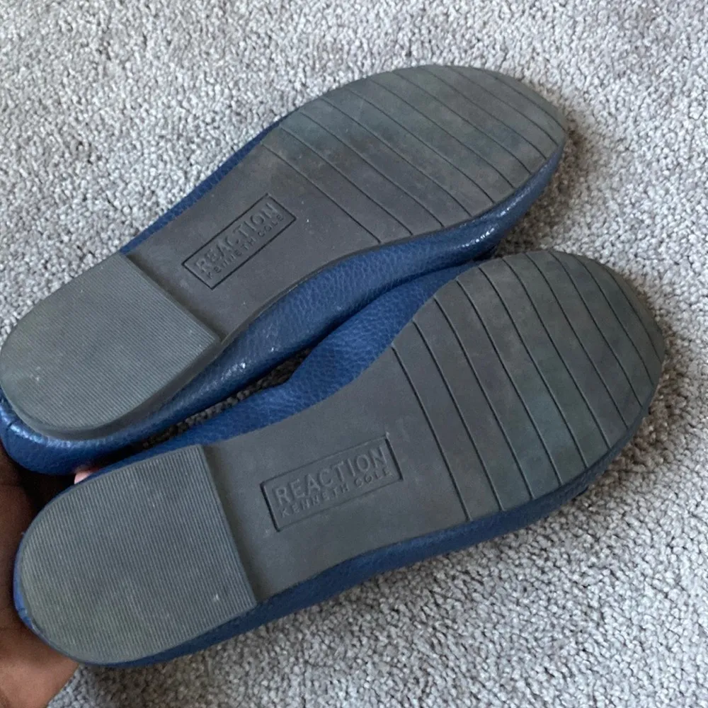 Reaction Kenneth Cole Flats SIZE 7 - Image 3