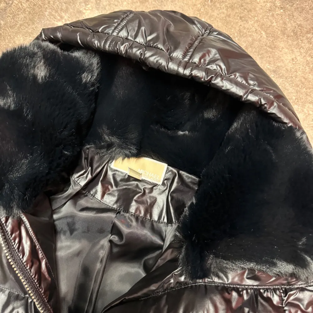 Michael Kors puffer jacket for women with belt - Image 11