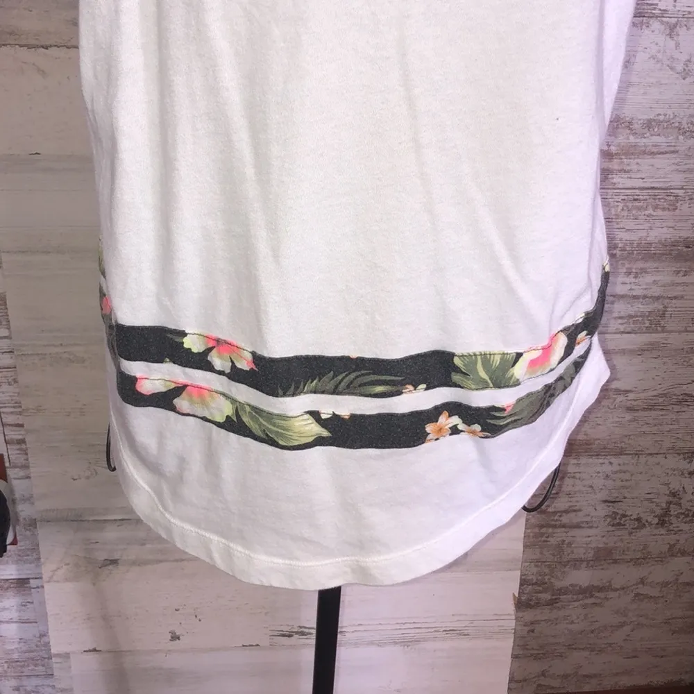 Pink Victoria’s Secret tropical tank top size medium bling tank top summer warm‌ - Image 6