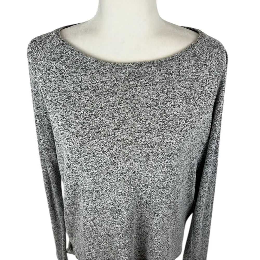 Old Navy Light Grey Long Sleeve Scoop Neck Top Size SP - Image 2