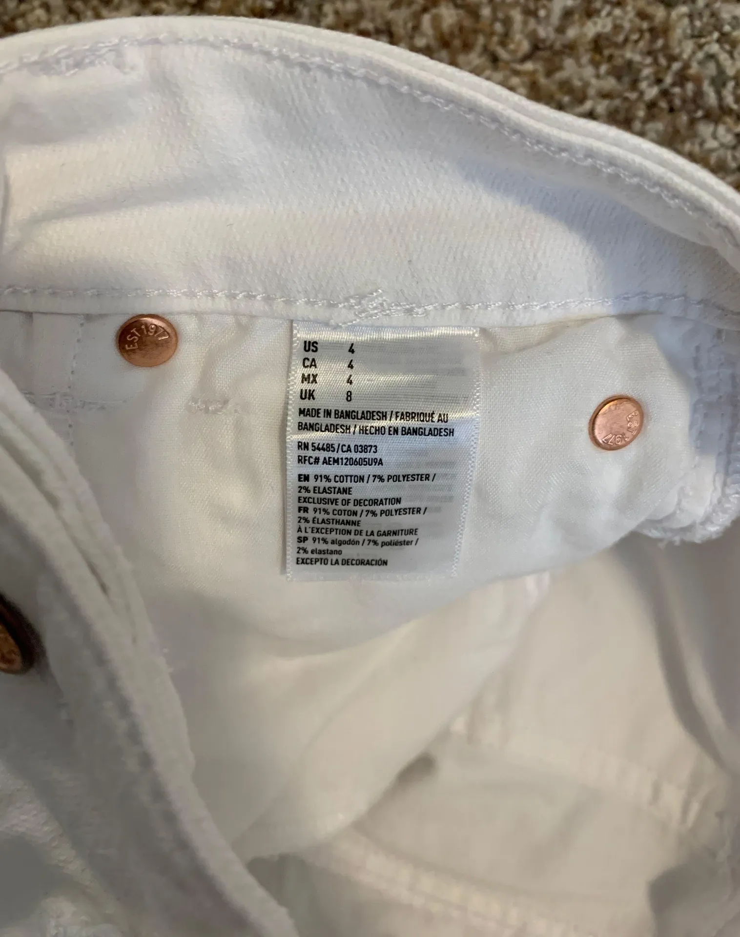 American Eagle Outfitters White Distressed Shorts - Image 4