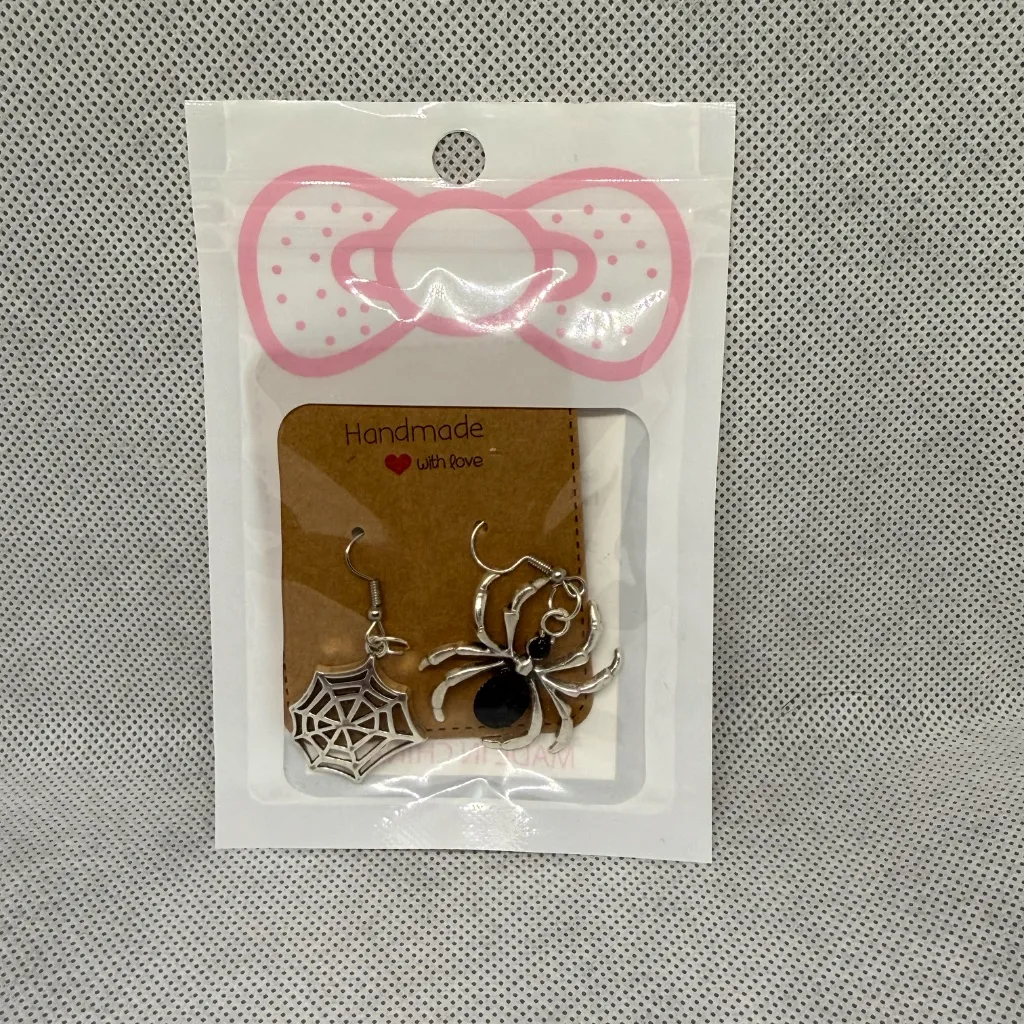 Handmade Spider and Spider Web Earrings Black - Image 5