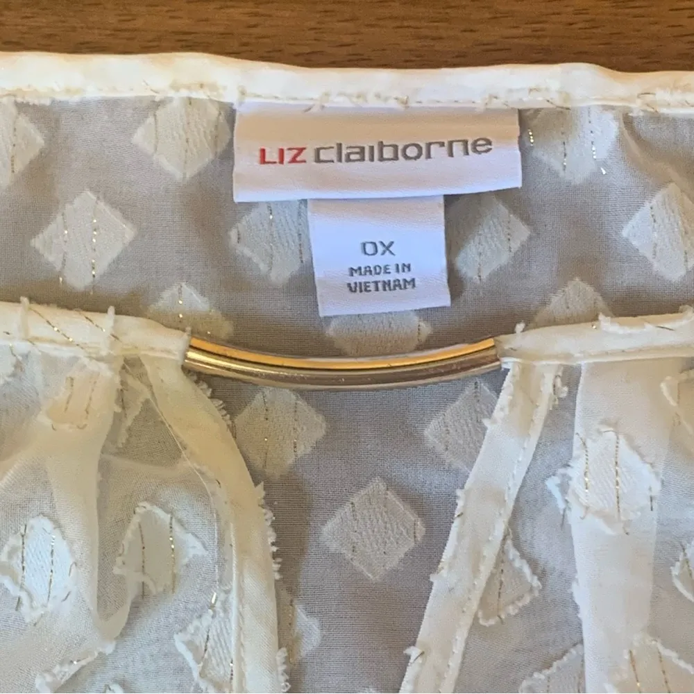 Liz Claiborne size 0X Sheer White with Gold Thread detail Long Sleeves Blouse - Image 4