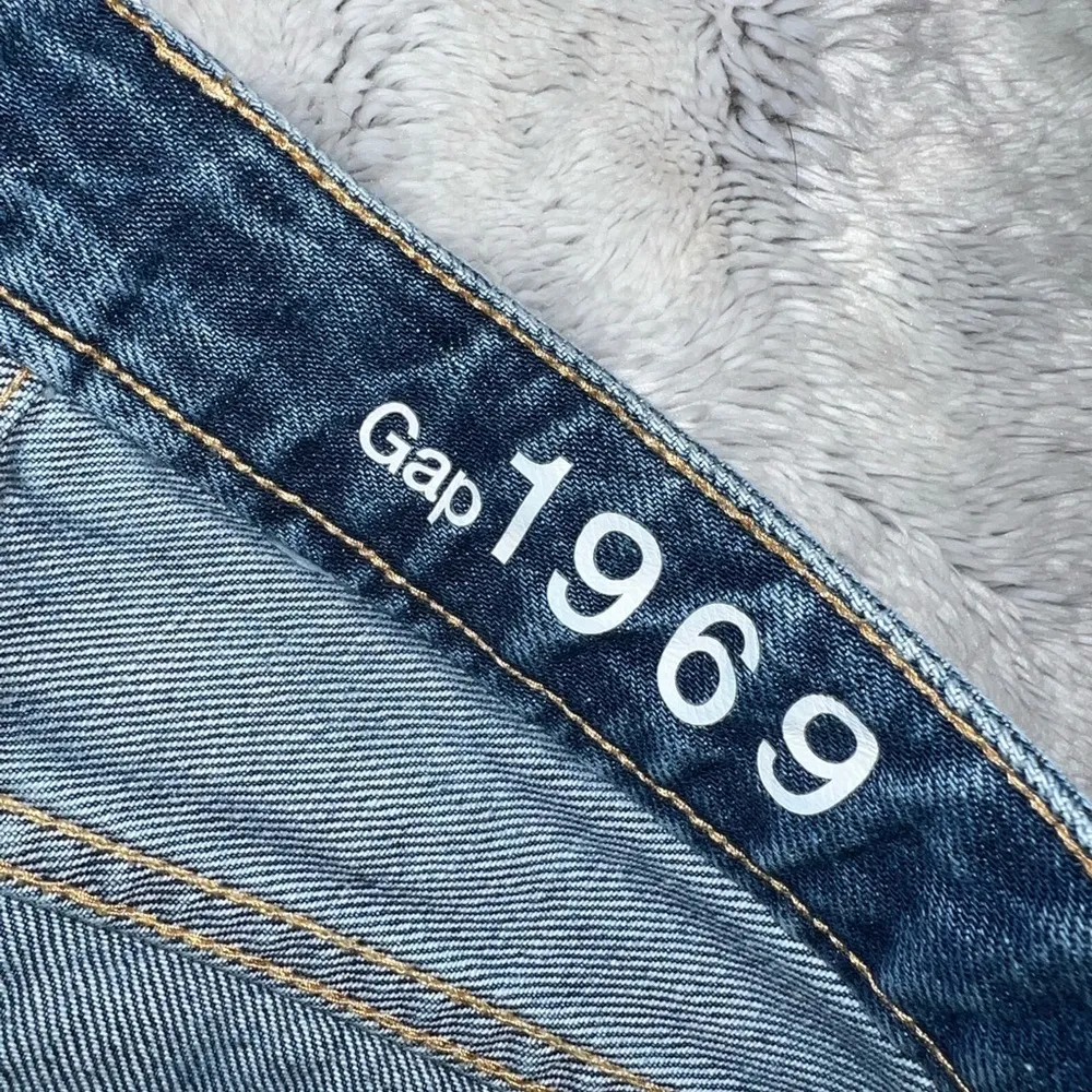 Gap jean shorts - Image 4