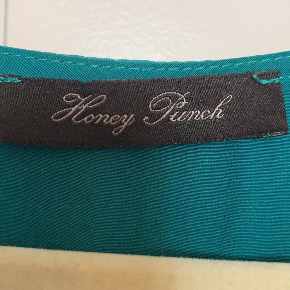 Honey Punch emerald green long sleeve romper S - Image 4