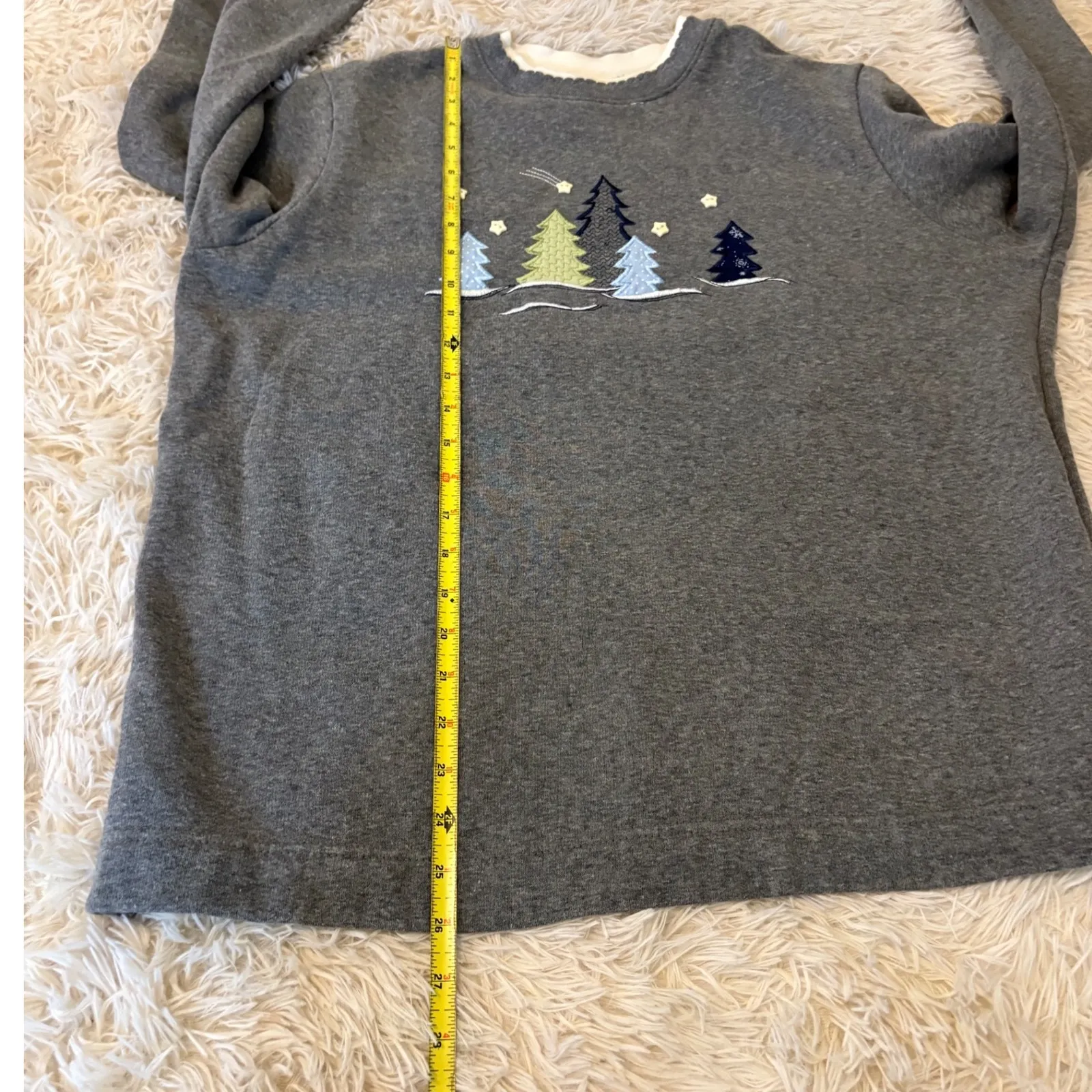 Cozy Grey Embroidered Christmas Trees Long Sleeve Sweatshirt Women's M/L Gray Size M - Image 5