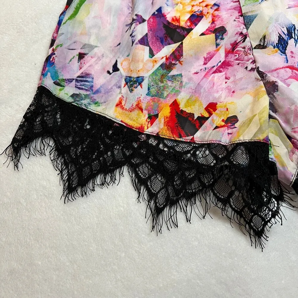 Romeo & Juliet Couture Mid Rise Floral Geometric Lace Trim Shorts Size Small - Image 5