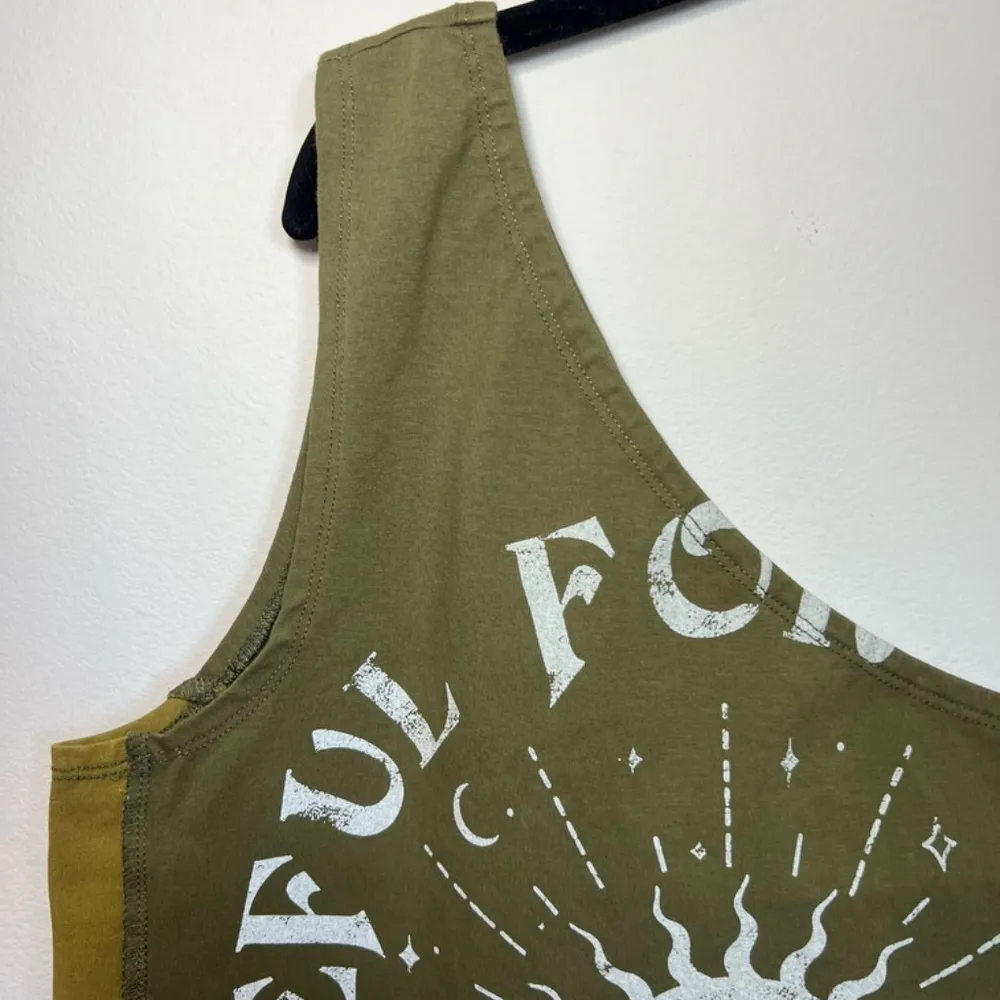 Cleo + Wolf Women's One Shoulder Tank Top Green Western Stretch Graphic Sz Large - Image 4