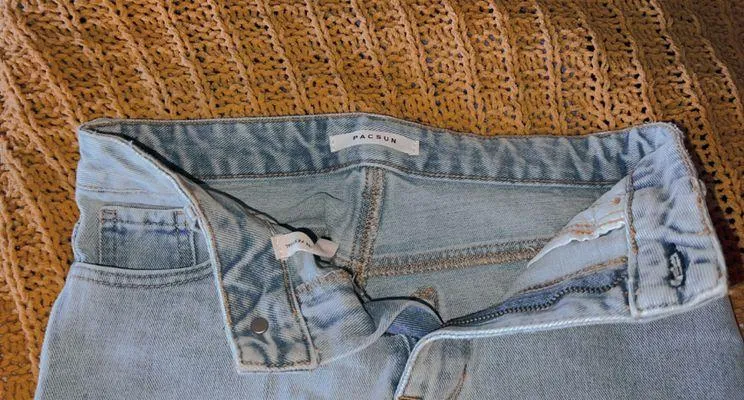 Mom Jean Shorts - Image 3