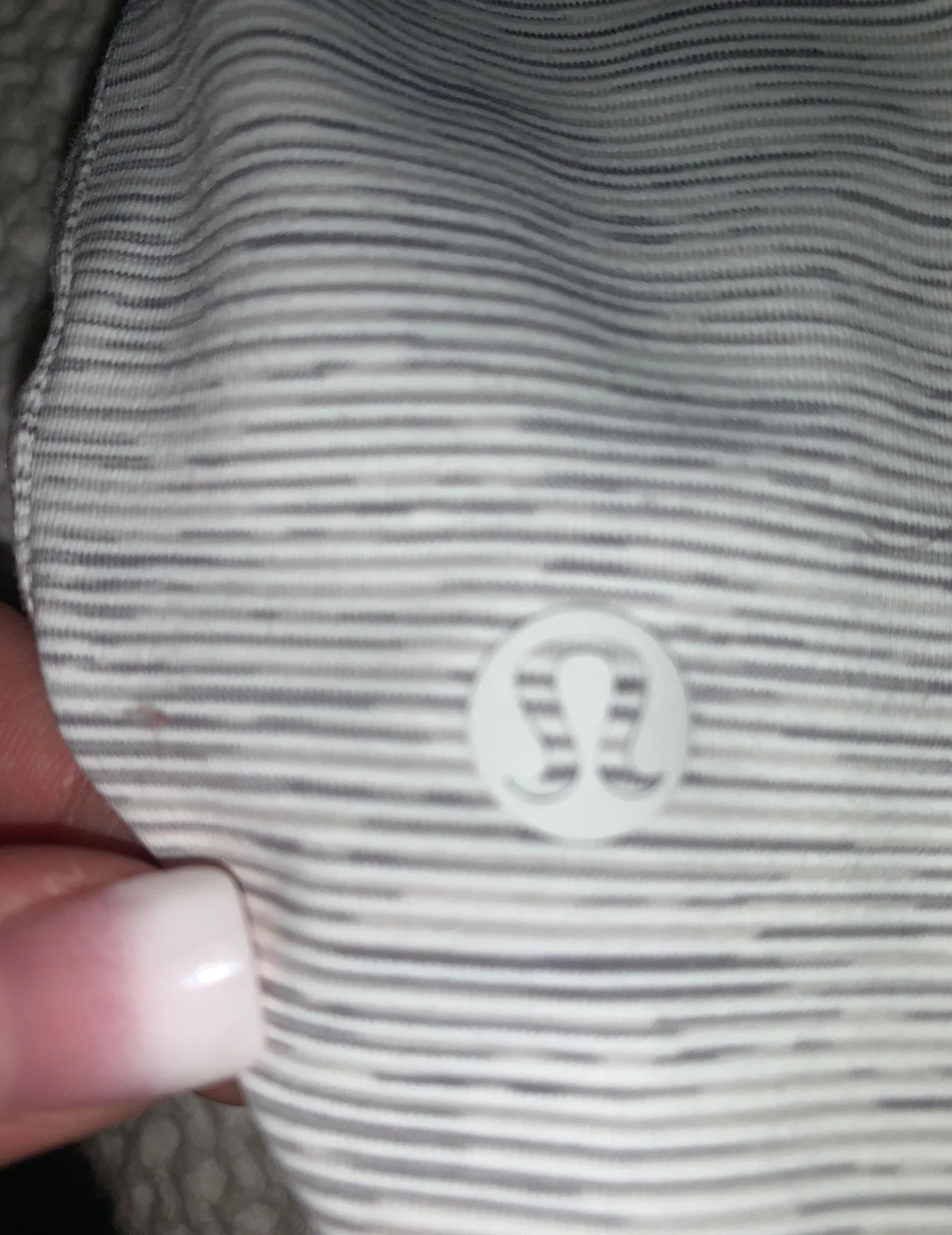 Lululemon On The Fly Short 2.5” - Image 2