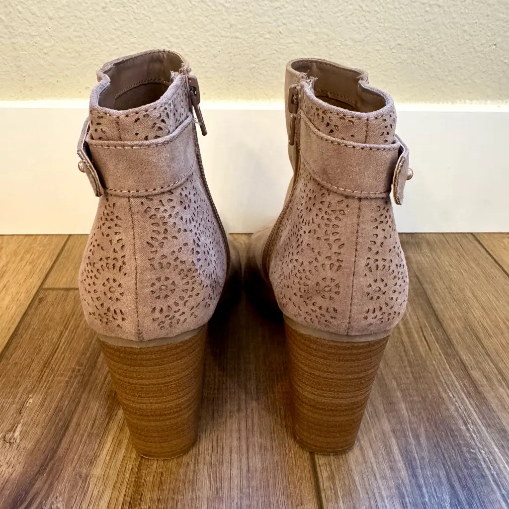 LC by Lauren Conrad Faux Suede Booties | VGUC | Size 6.5 | 3 in heel|light brown - Image 4