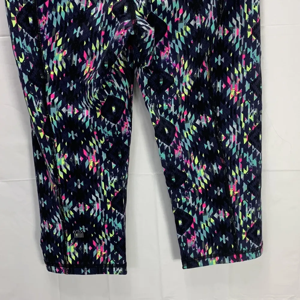 Victoria’s Secret Sport Knockout Crop Tribal Print Leggings Size M - Image 7