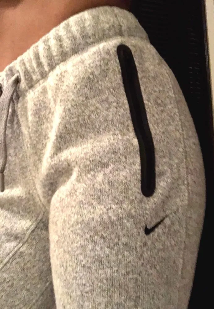 Nike Drawstring Cuff Sweatpants  - Image 4