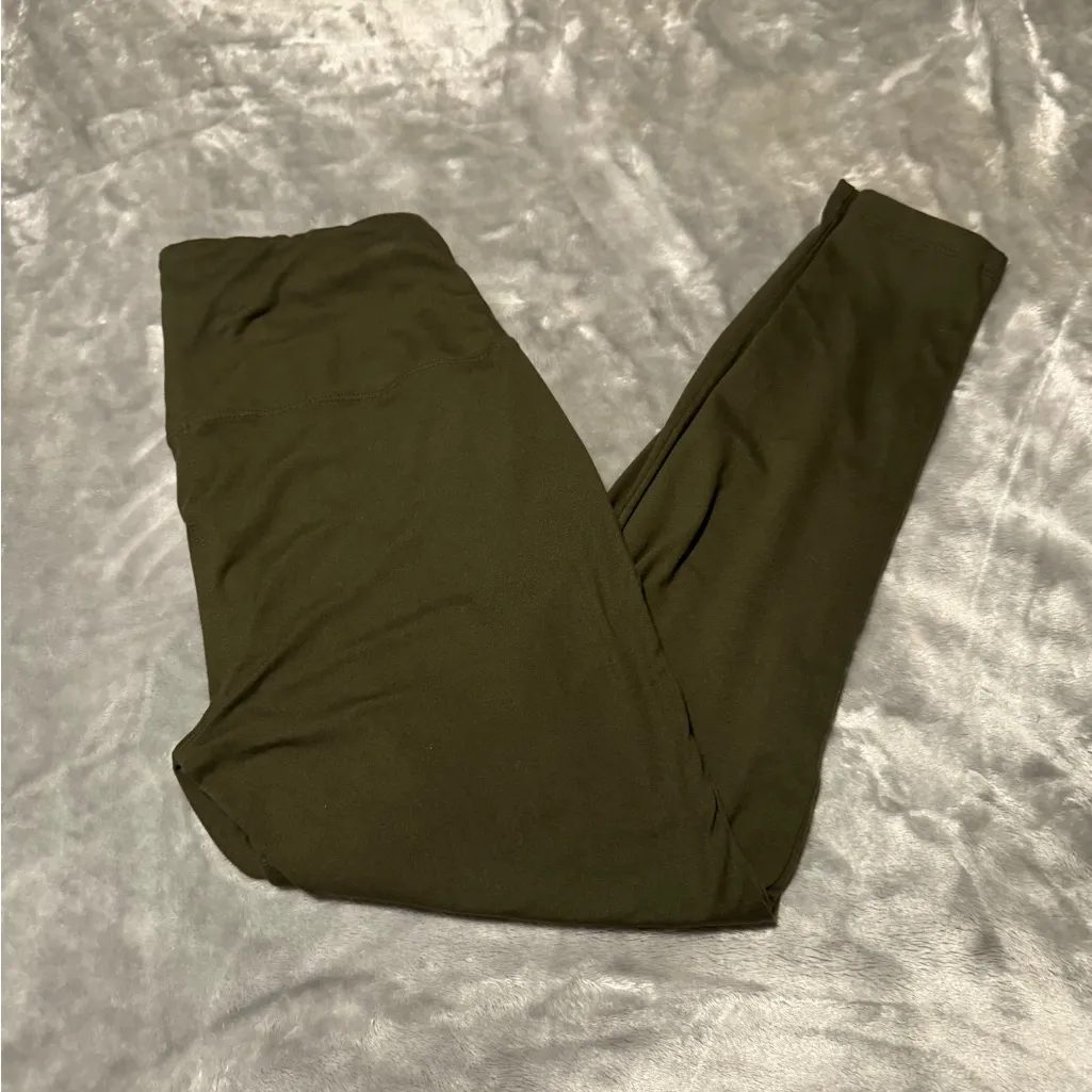 Zenana Outfitters Green Leggings - Image 2