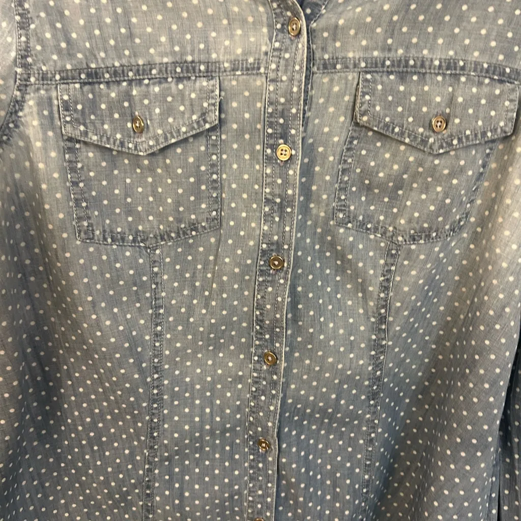 Chicos Ombré fade polka dot Chambray button down - Image 5
