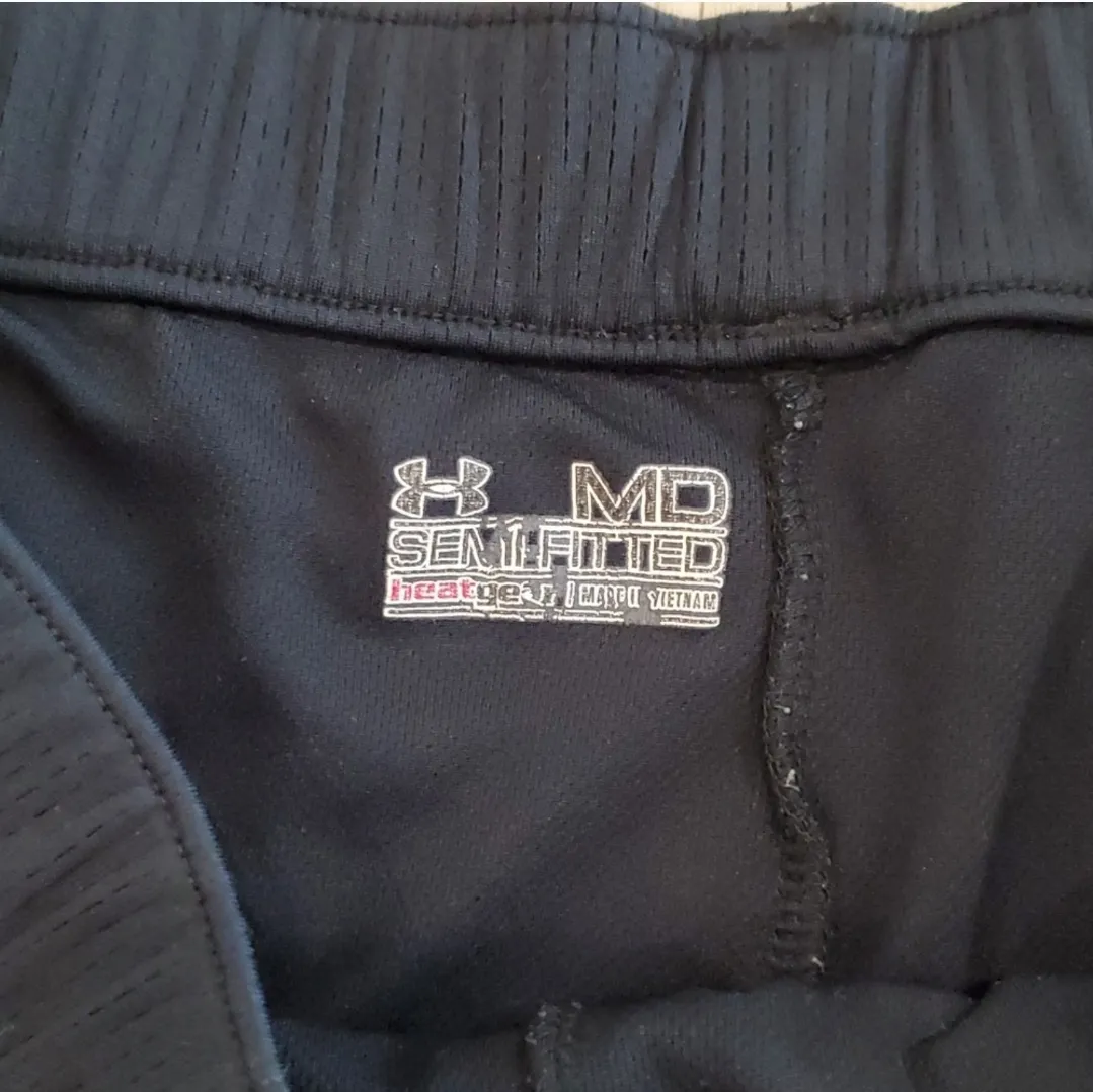 Under Armour  Waman's Black Shorts With RAM logo - Image 4