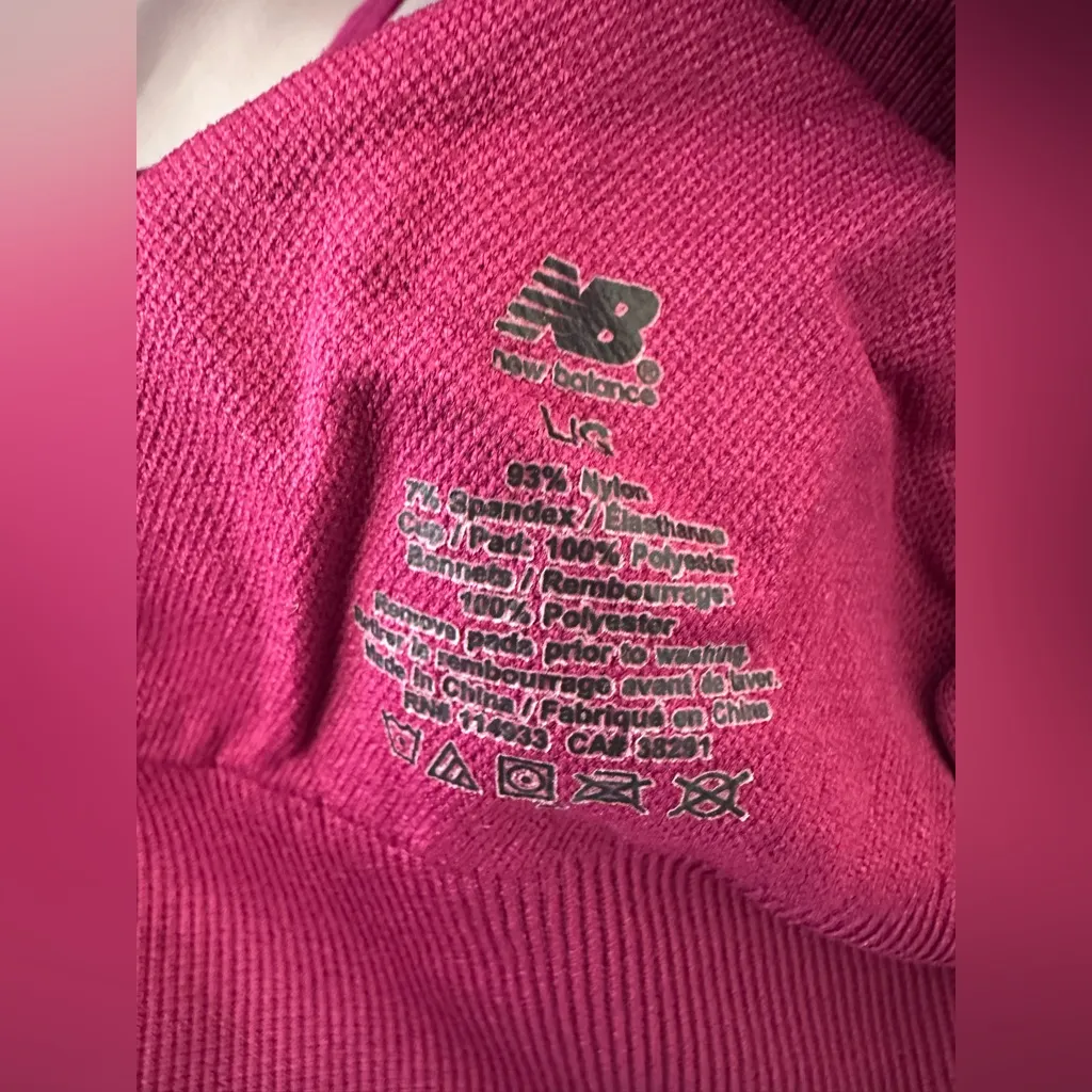 New balance women’s seamless ribbed Sports Bra In Deep Burgundy Large - Image 5