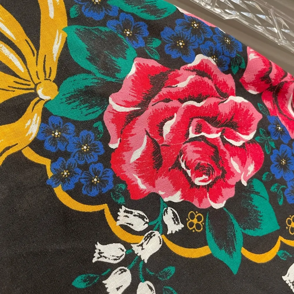VTG "Always a Lady" Black & Red Multicolor Rose Floral Print Bandana Crop Top - Image 8