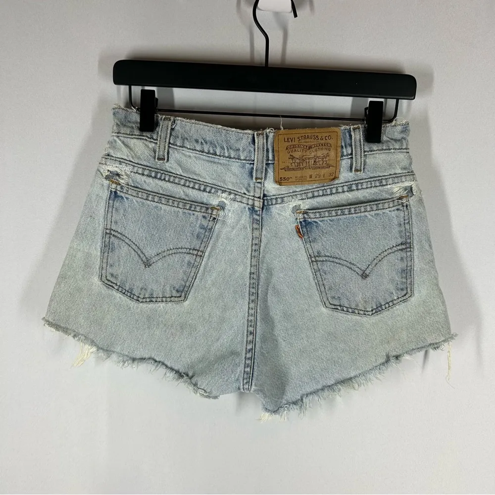 Vintage Levis 550 Denim Shorts Cut Offs High Rise Light Wash Orange Tab 29 - Image 4