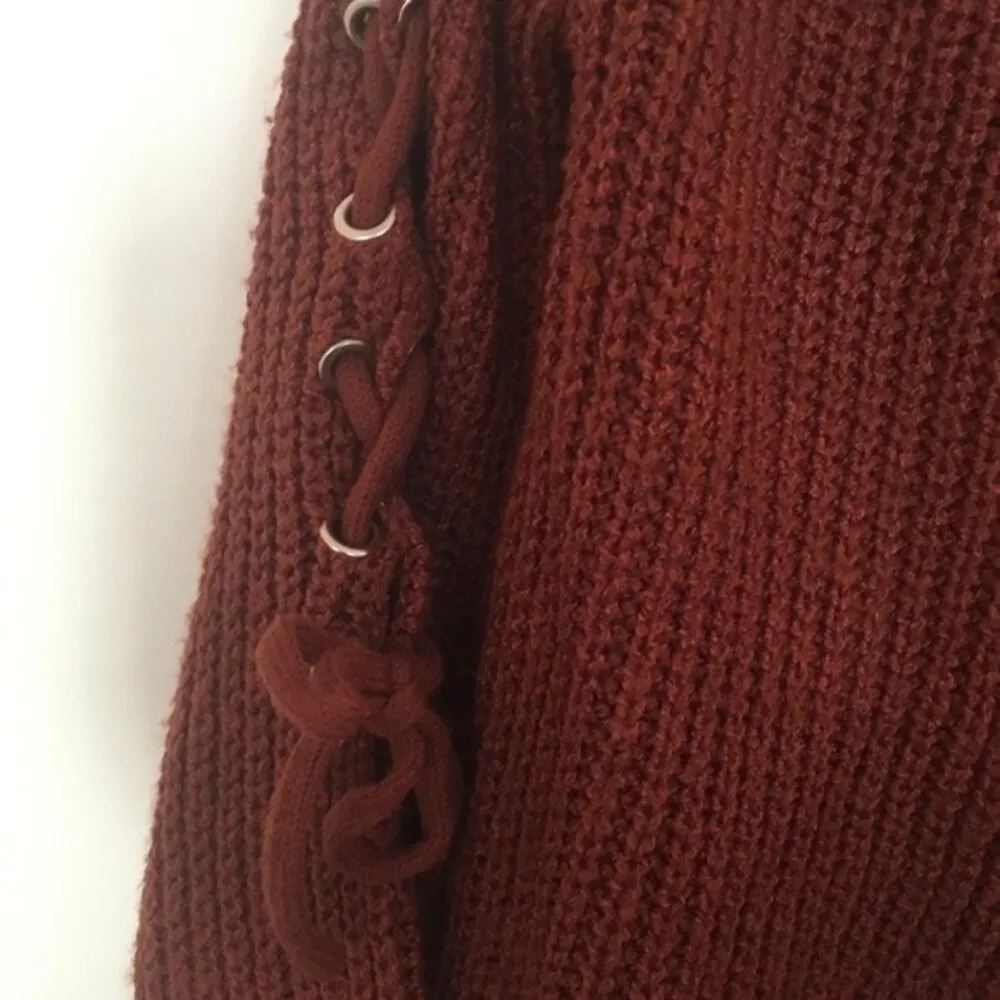 Luxxel sweater, size large - Image 2