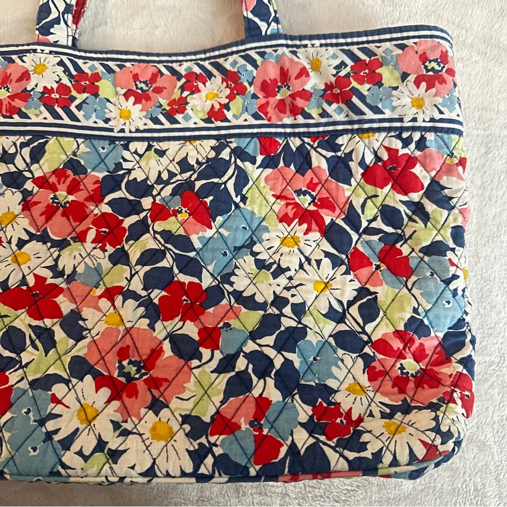 VERA BRADLEY Retired East West Tote in Summer Cottage Cotton Bag Floral Print - Image 6