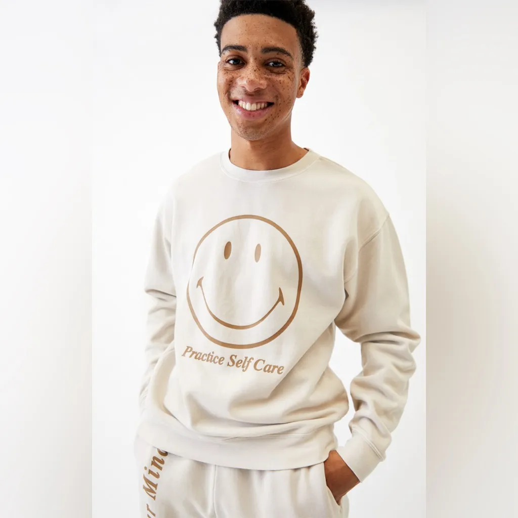 PacSun  Cream Smiley Crewneck Sweater - Image 3