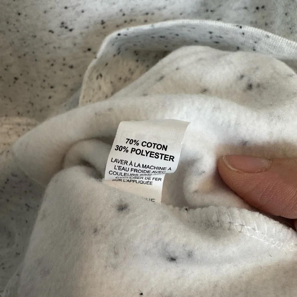 Glossier Speckled White Sweater Size Medium Gray - Image 4