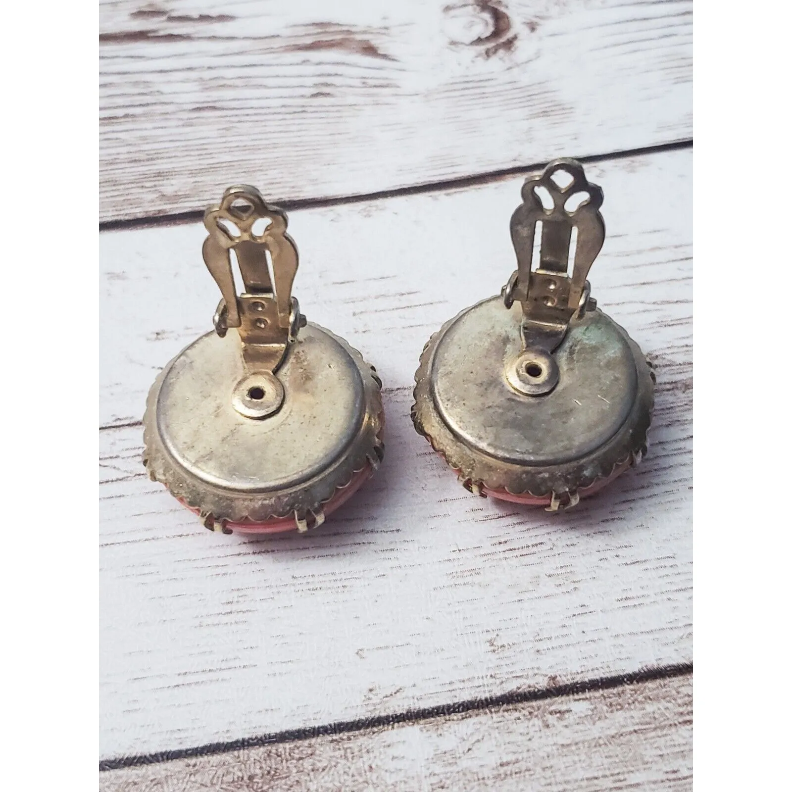 Vintage Clip On Earrings - Image 4