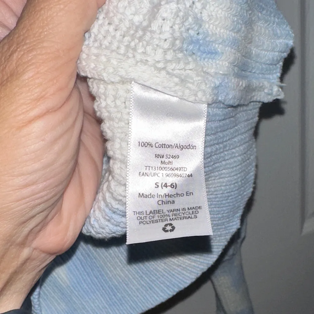 Time and Tru Light Blue and White Crew Neck Sweater - Image 4