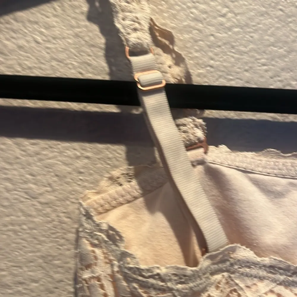 Aerie Women’s Cream Colored Bralette Top Lace Eyelet Size XS - Image 9