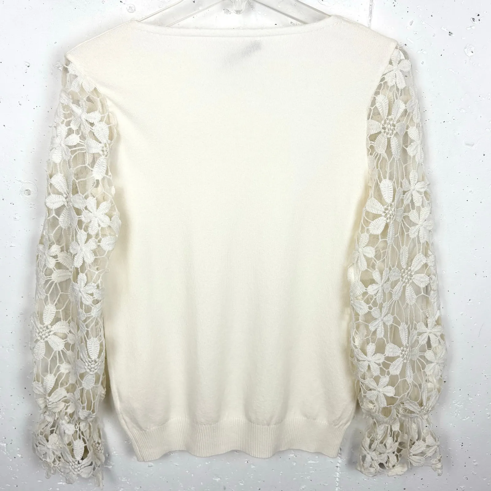 Siani Milano Vanilla Floral Lace Sleeve Sweater Rayon Blend Crewneck Size Medium - Image 2
