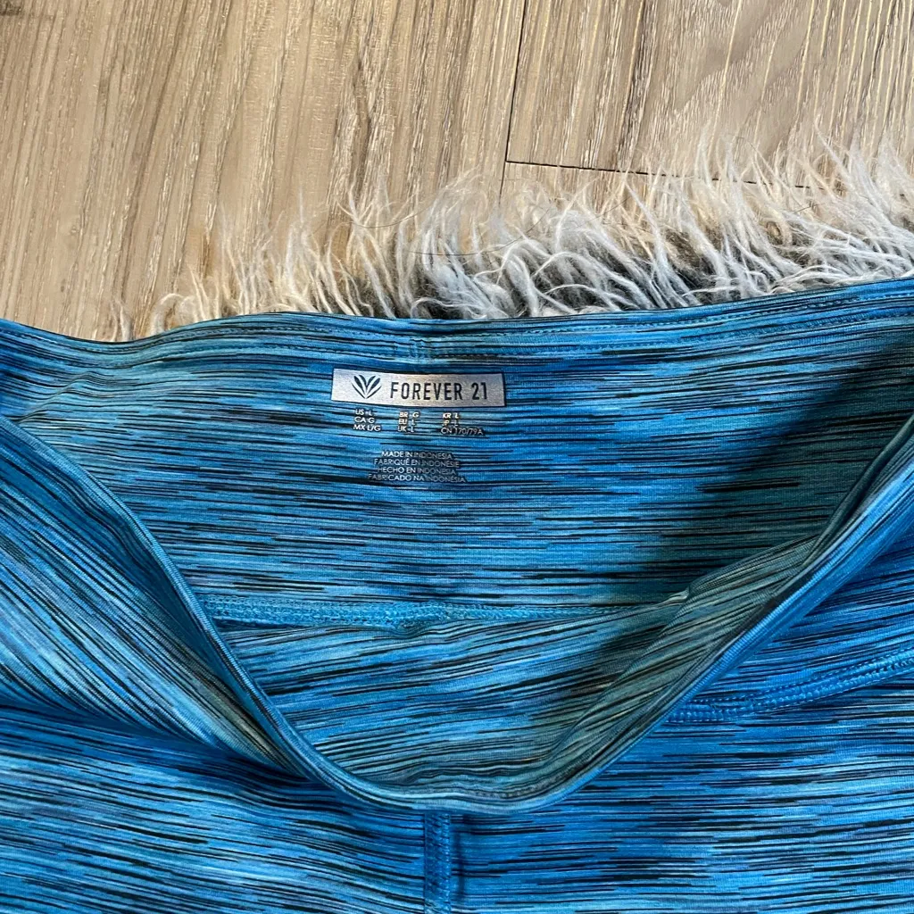 💙⏫F21 Active Cross Capri Legging - Image 3