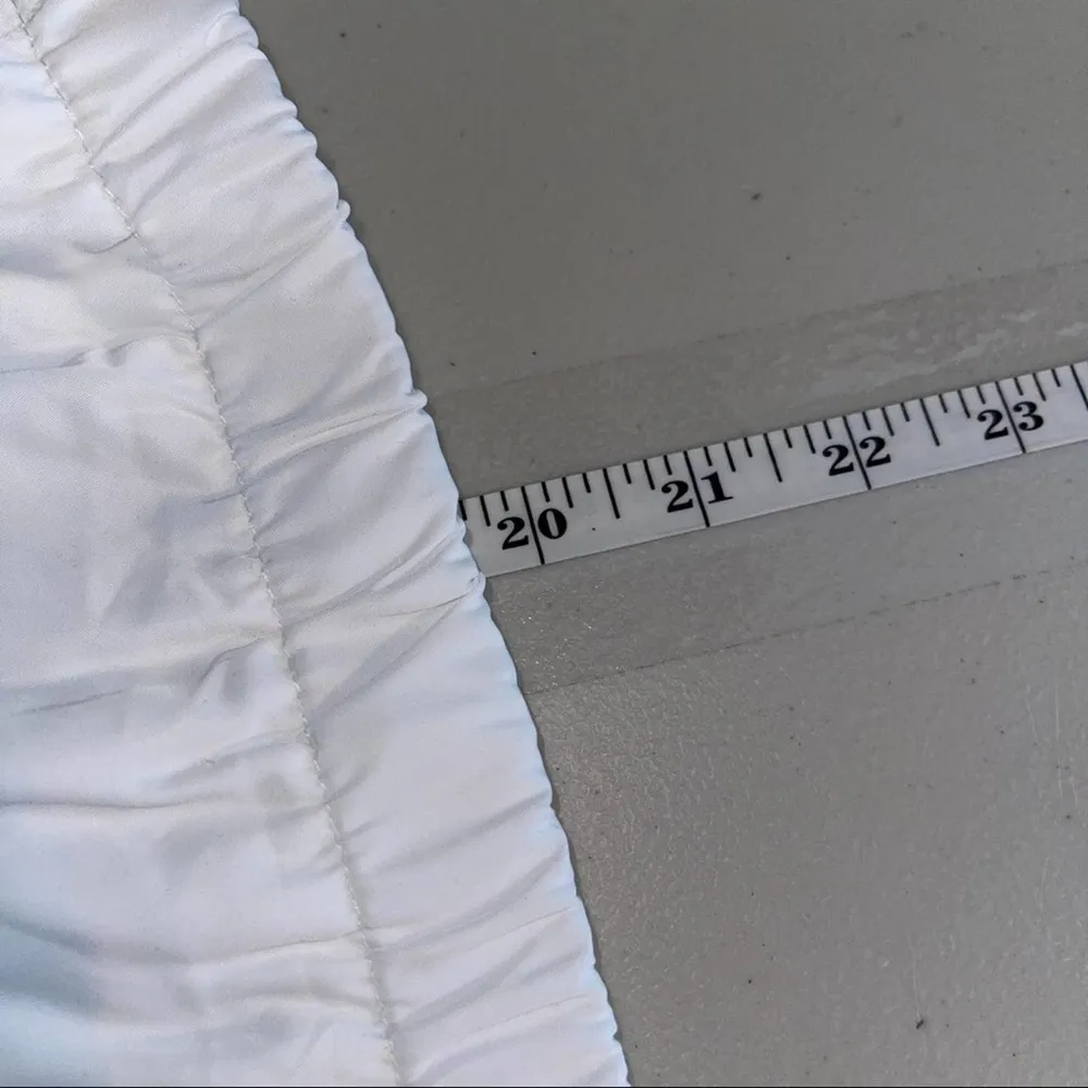 LF THE BRAND WHITE WITH PINK EMBROIDERING WINDBREAKER MEDIUM - Image 4