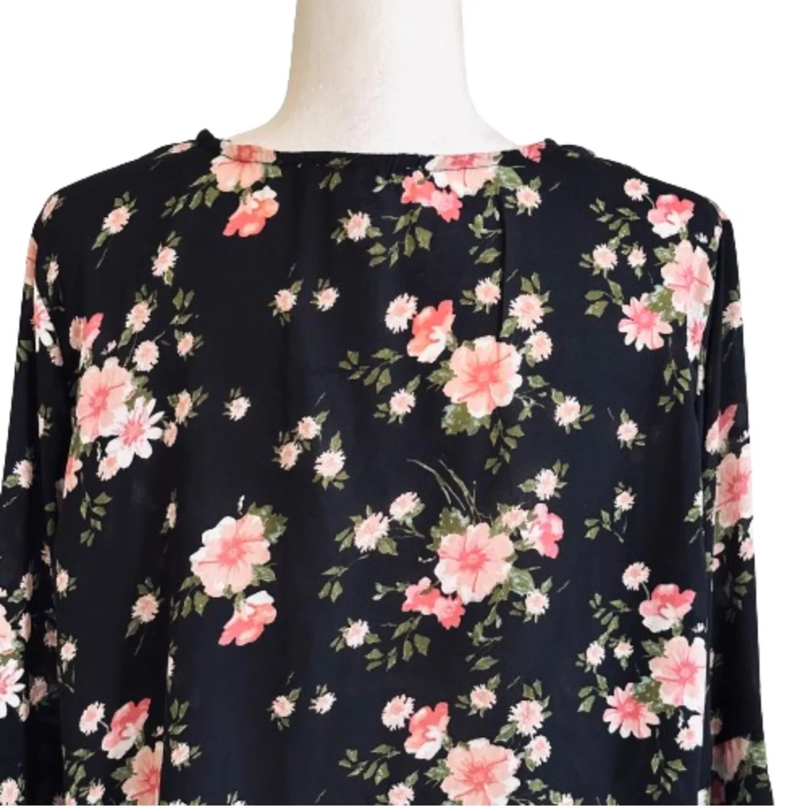Planet Gold Top Blouse Black Pink Floral V-Neck Bell Sleeve Top Size 1X NEW - Image 7