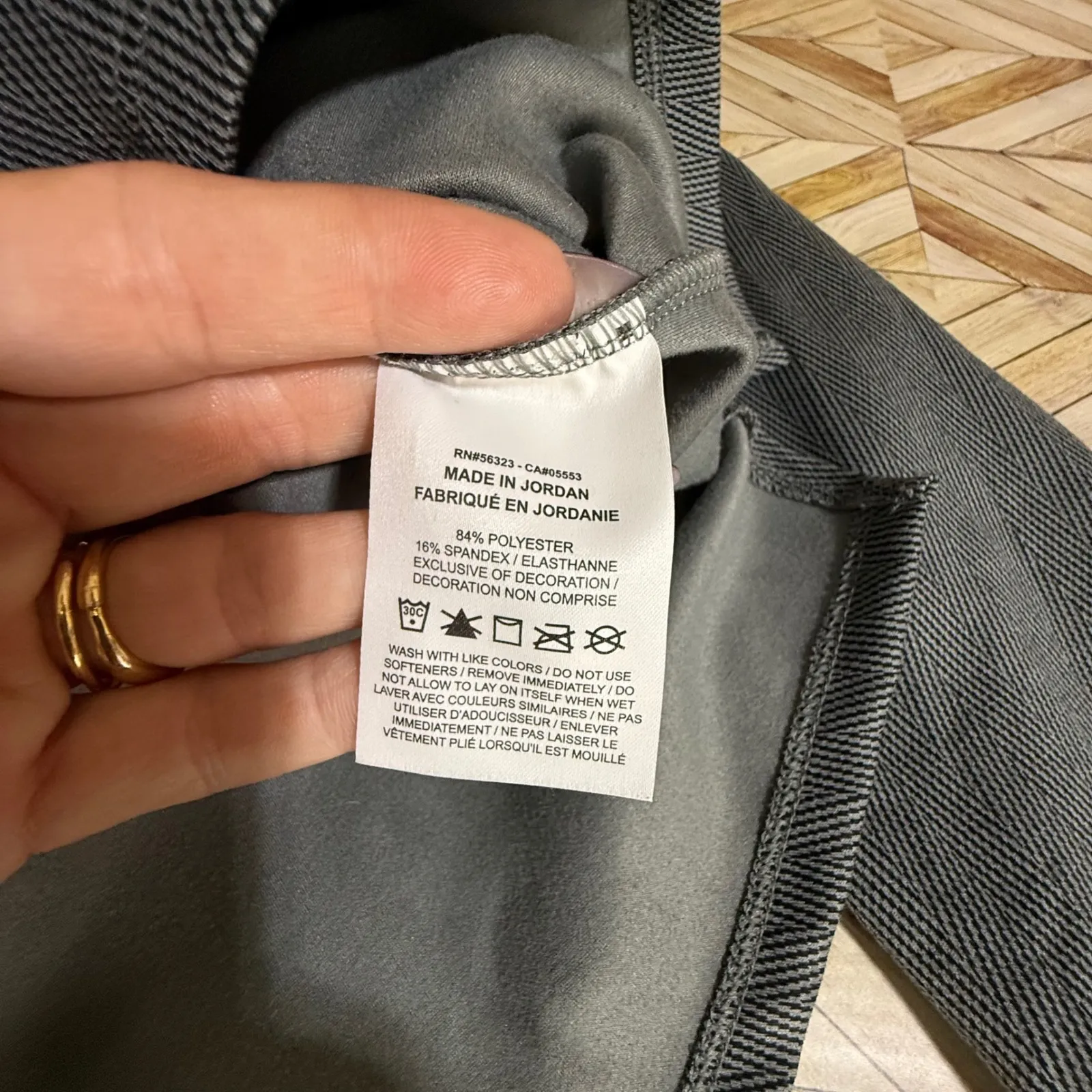 Nike Therma-FIT Gray 1/4 Zip Pullover Running Top‎ Sz Small Long Sleeve Active - Image 4