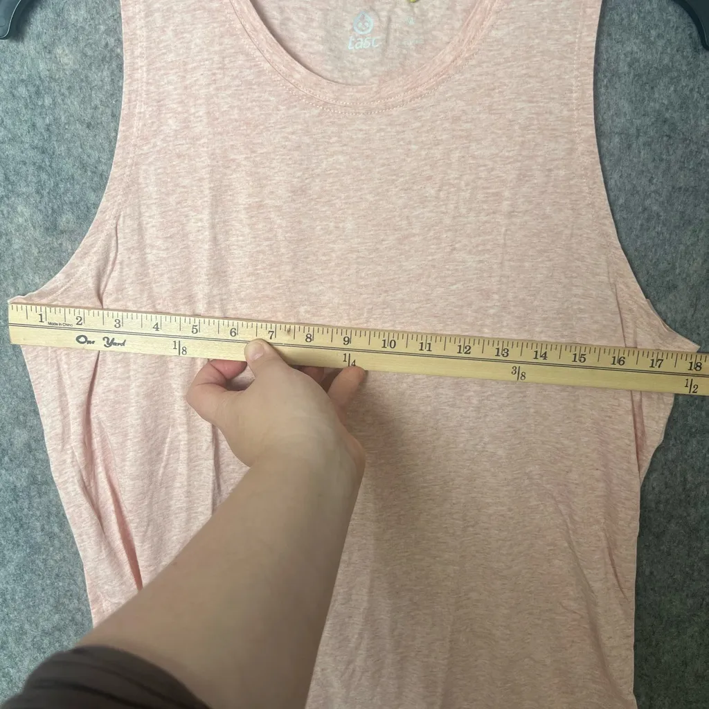 Tasc Woman Size Medium Sleeveless lightweight athletic top Pink - Image 4