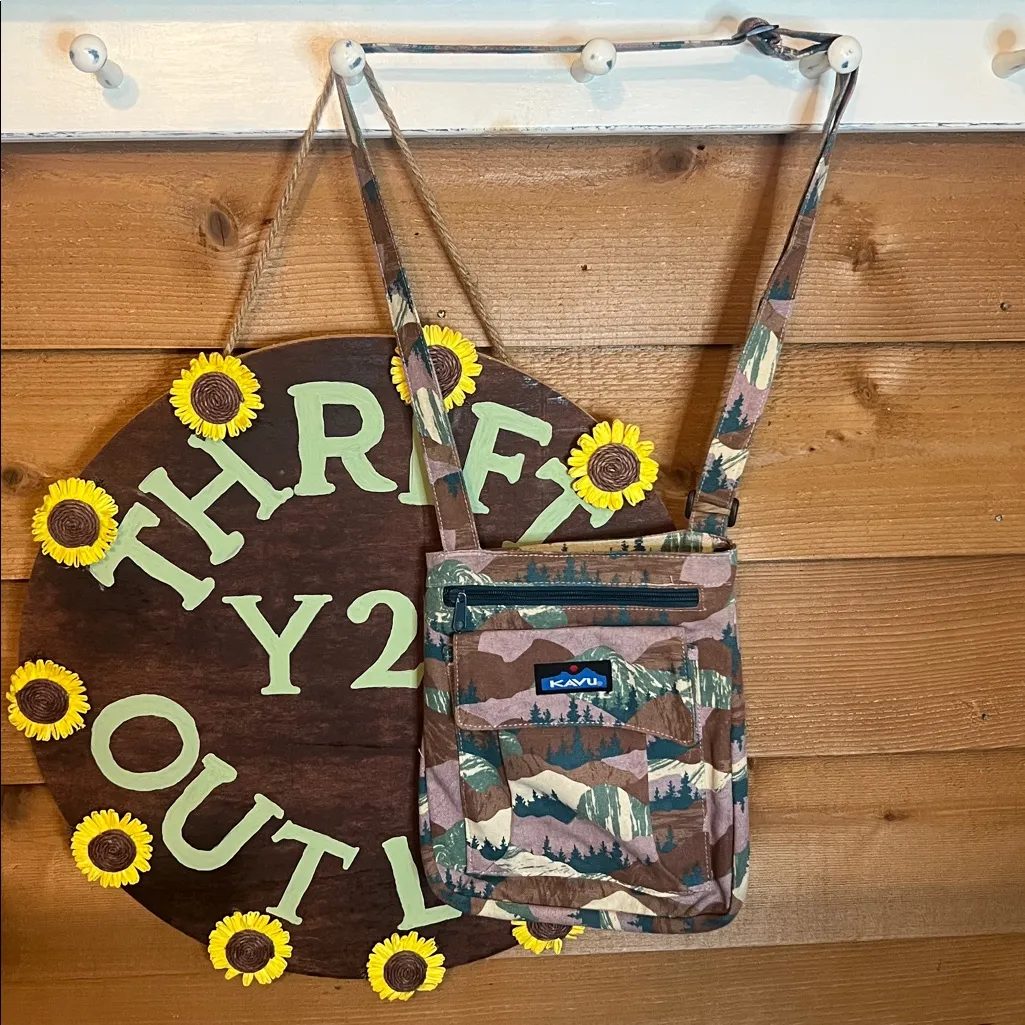 Kavu Keeper Crossbody Bag Purse Mountain Canvas Cotton Remote Landscape Zip - Image 3