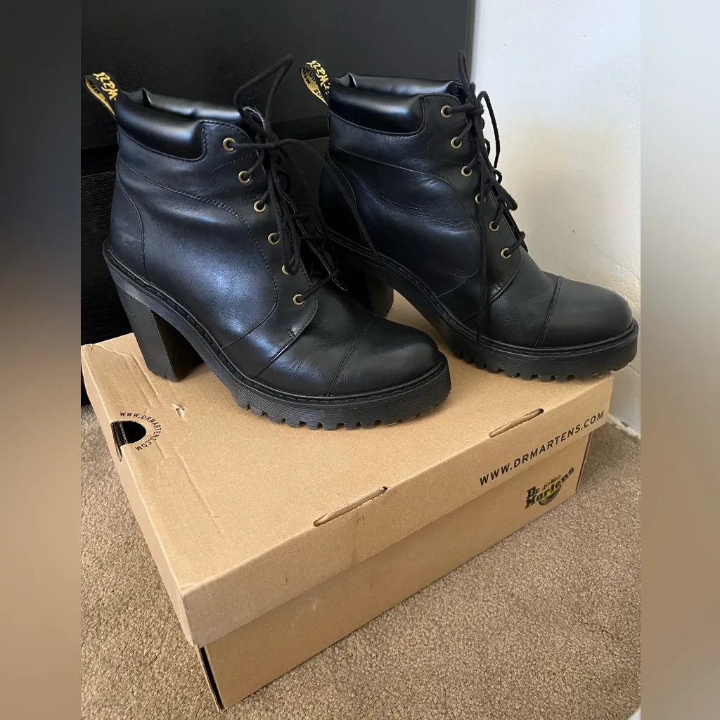 Dr. Marten Averil Leather Heeled Ankle Boots Size 9 - Excellent Condition! - Image 7