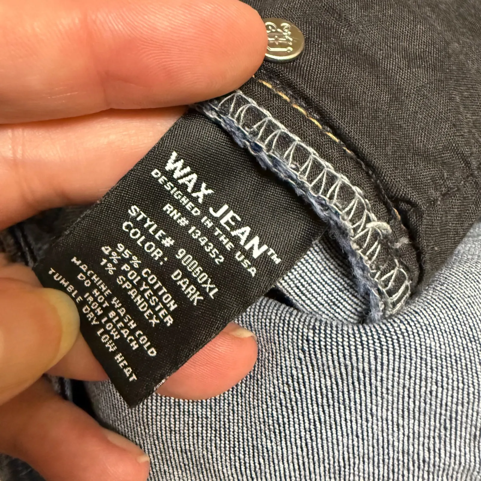 Wax Jean Women's Dark Wash Cuffed Denim Shorts Size 3XL Plus‎ Size - Image 5