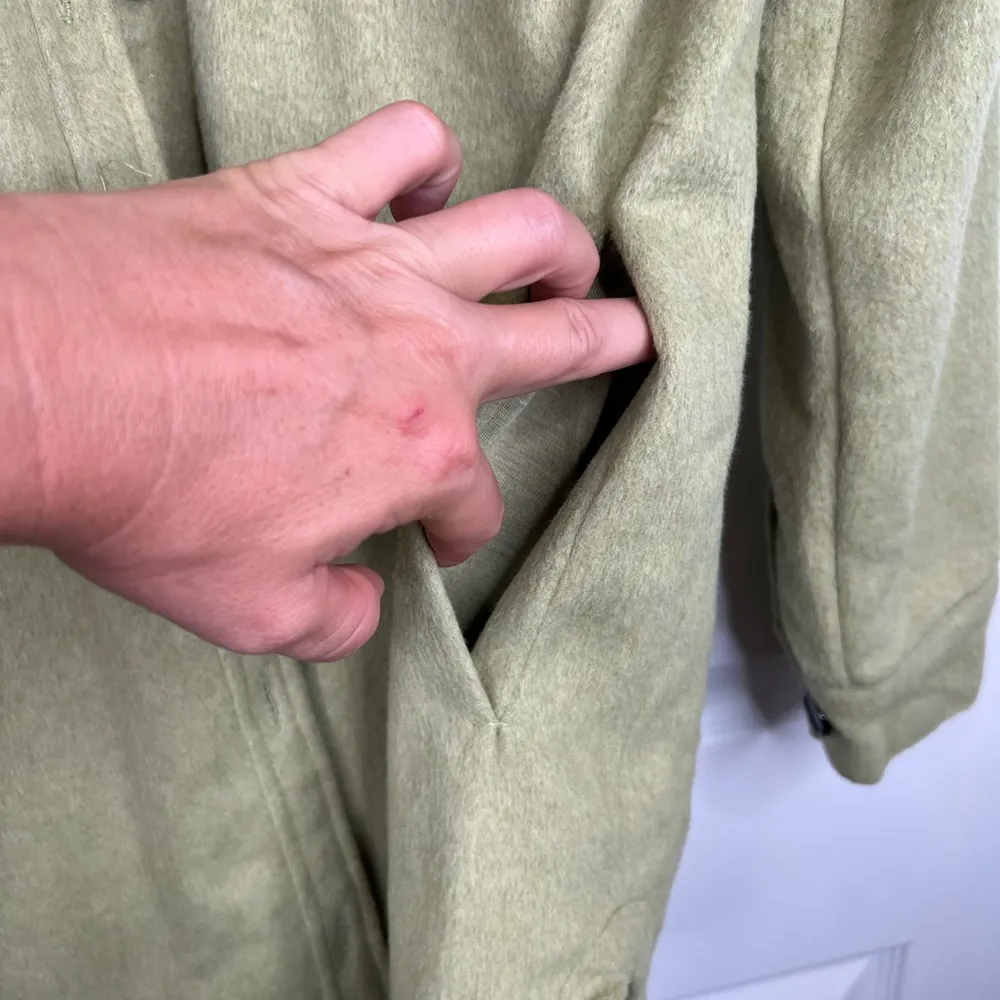 Thread & Supply Women's Sage Green Shacket Size S Button - Image 5