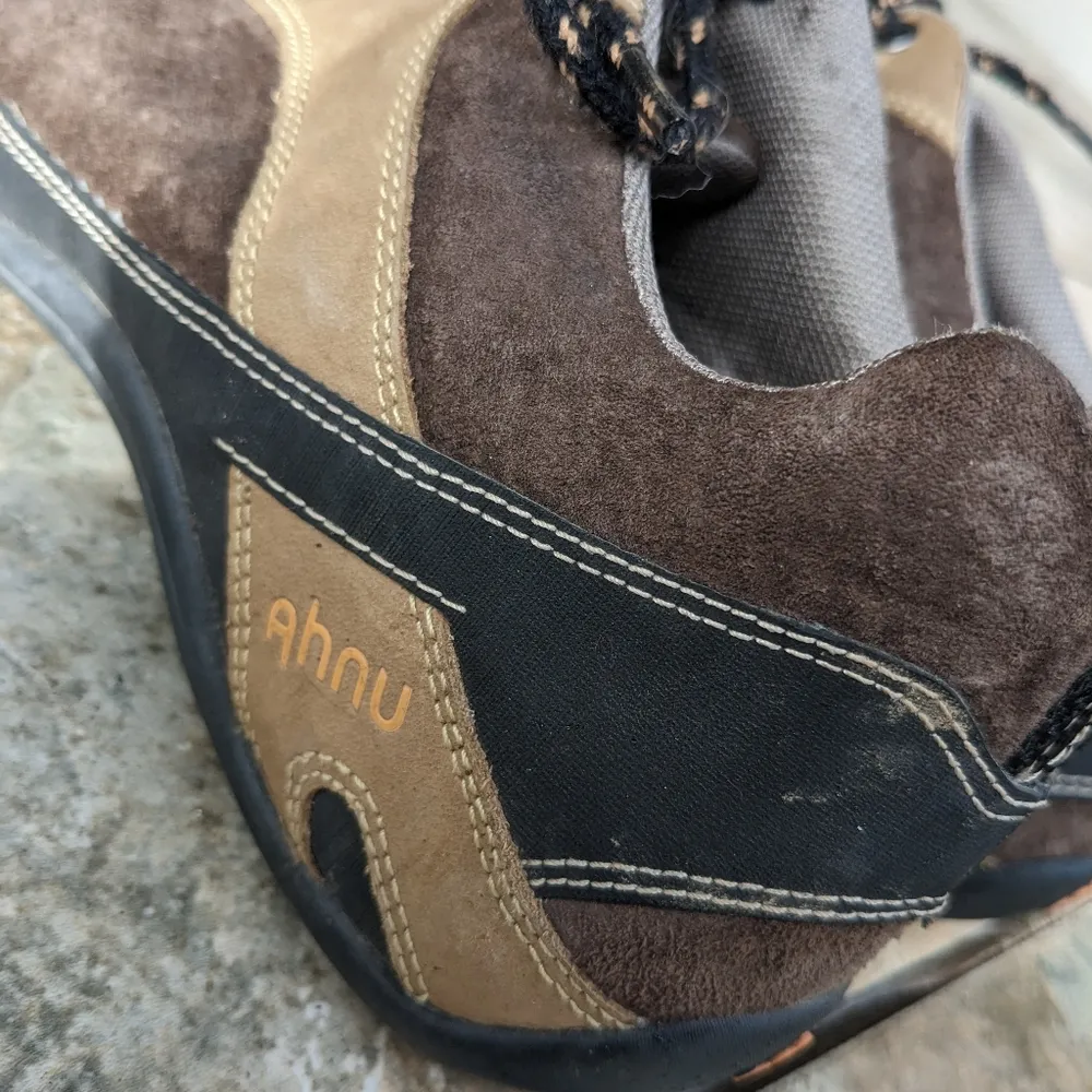 AHNU Hiking Climbing Shoes 8 Brown - Image 6