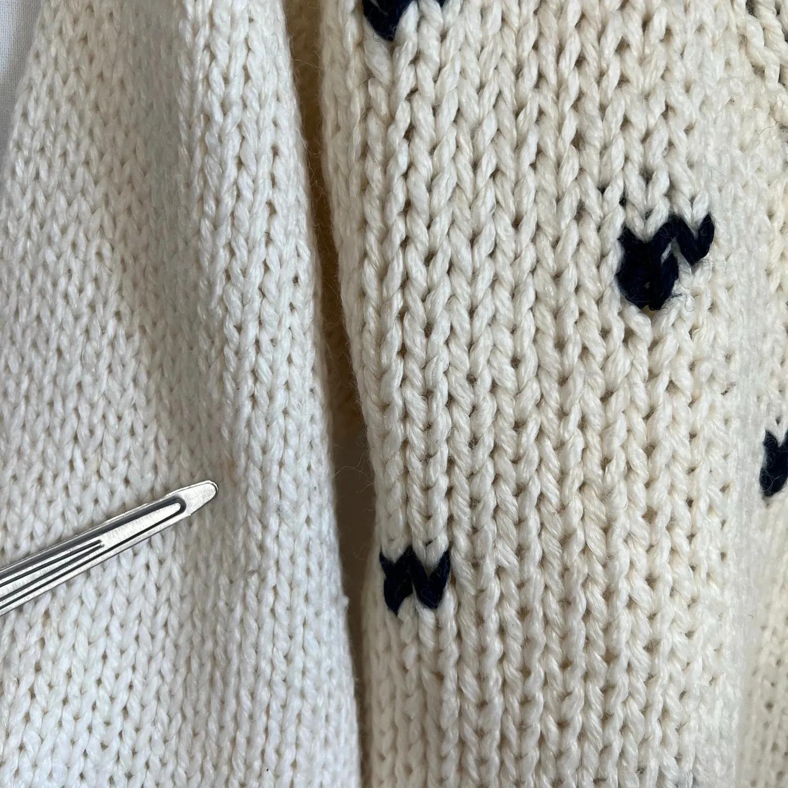 Currants Knitted by hand knit sweater women’s size Small white blue preppy VTG - Image 7