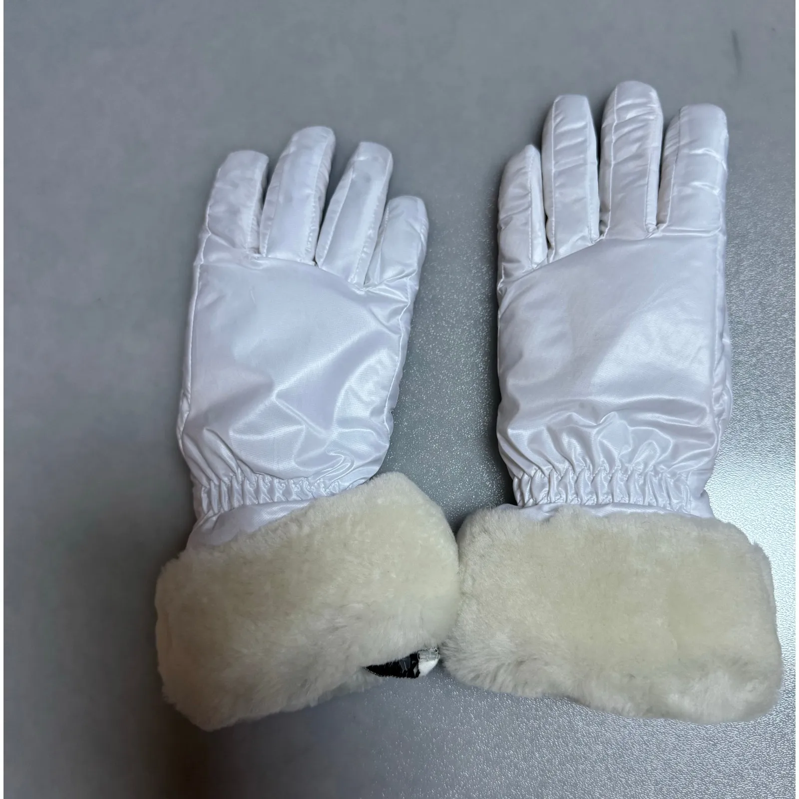 UGG  White Shearling Cuff Fur Lined Tech Gloves - L/XL (new) - Image 3