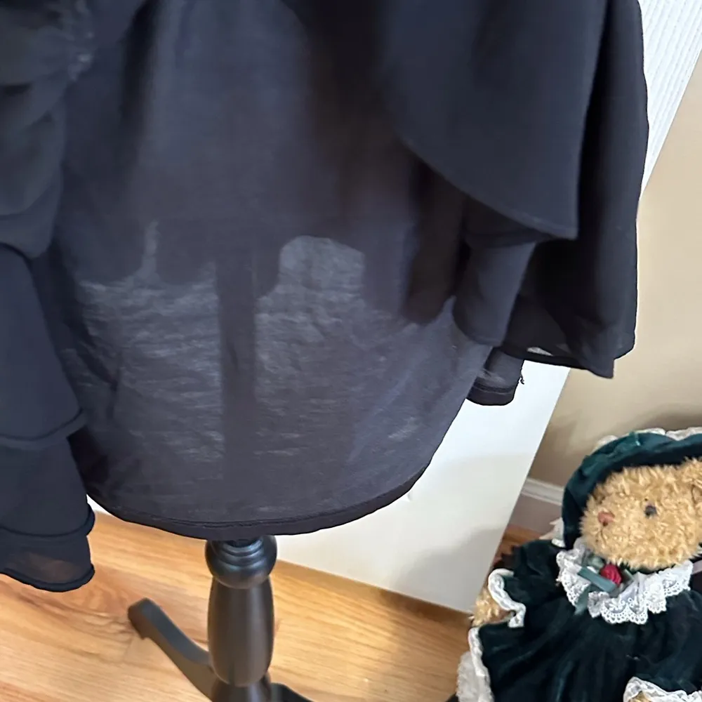 Women’s Dress Solid Ruffle Hem Dress Size L - Image 4